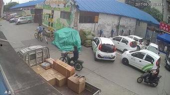 苏州交警吃瓜群众,一场意外引发的全民热议  第1张